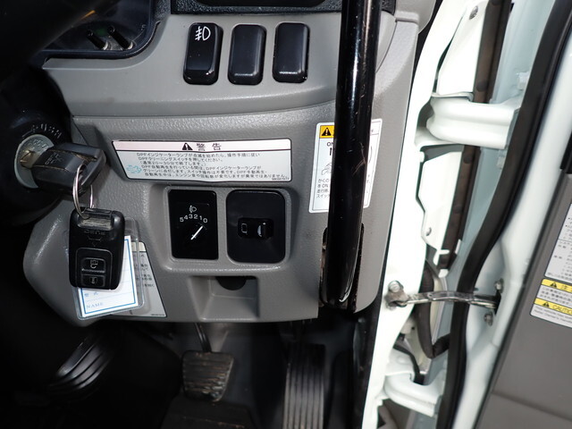 三菱ふそうキャンターダンプ小型（2t・3t）[写真40]