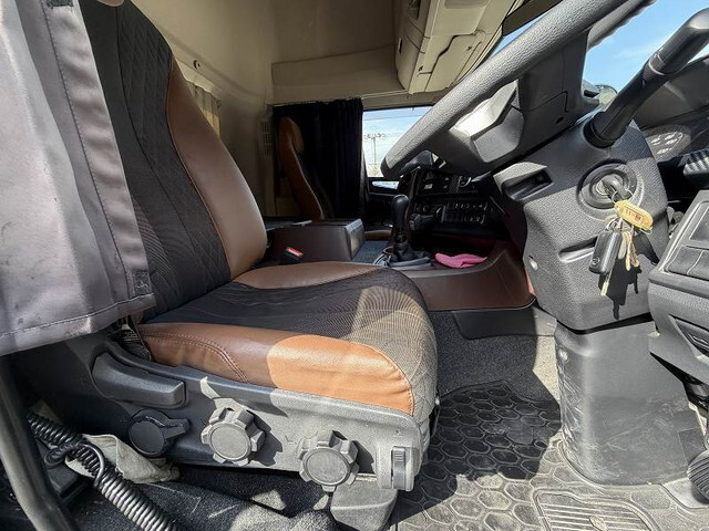 日野プロフィアトレーラーヘッド（トラクターヘッド）大型（10t）[写真29]