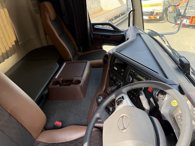 日野プロフィアトレーラーヘッド（トラクターヘッド）大型（10t）[写真30]