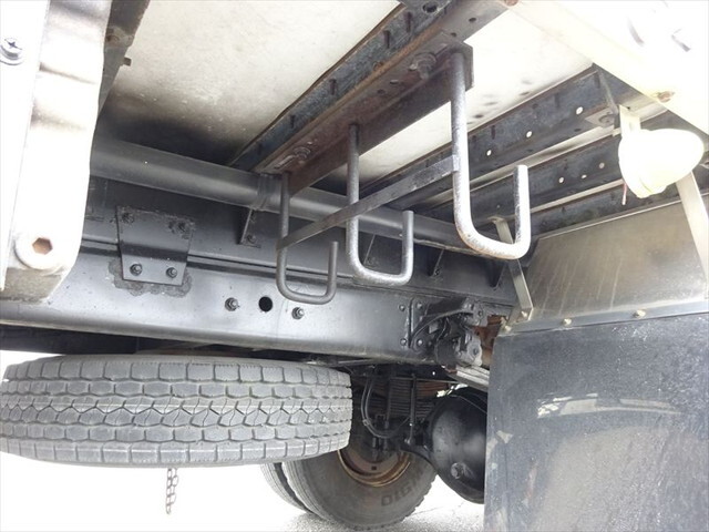 三菱ファイターアルミウイング中型（4t）[写真11]