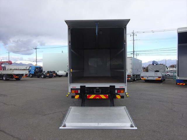 三菱ファイターアルミウイング中型（4t）[写真15]