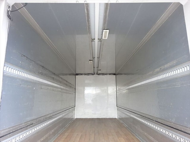 三菱ファイターアルミウイング中型（4t）[写真19]