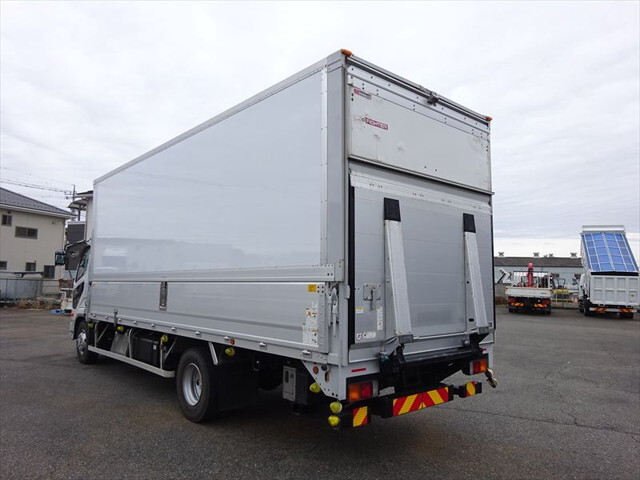 三菱ファイターアルミウイング中型（4t）[写真02]