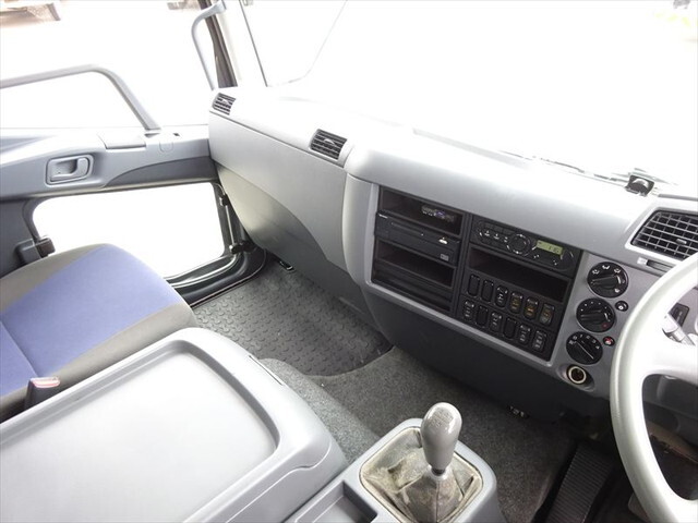 三菱ファイターアルミウイング中型（4t）[写真26]