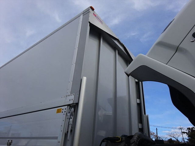 三菱ファイターアルミウイング中型（4t）[写真36]
