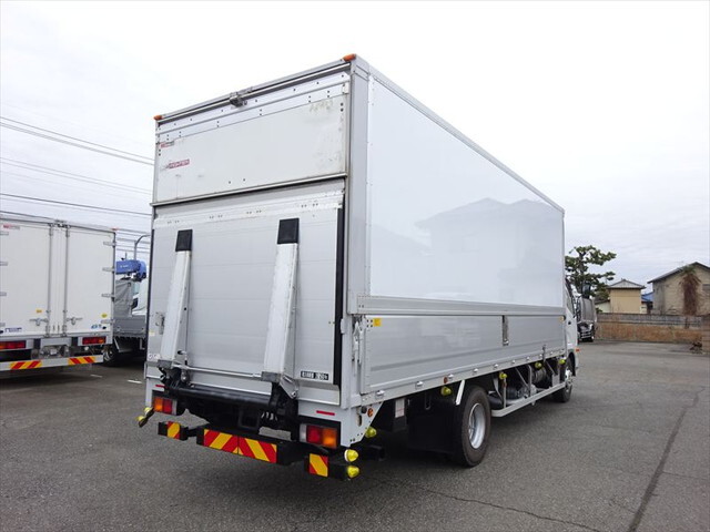 三菱ファイターアルミウイング中型（4t）[写真04]