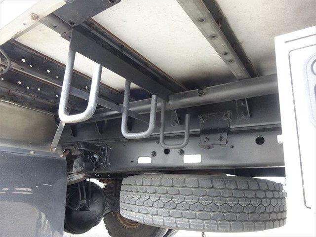 三菱ファイターアルミウイング中型（4t）[写真08]