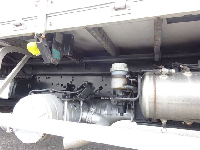 三菱ファイターアルミウイング中型（4t）[写真09]