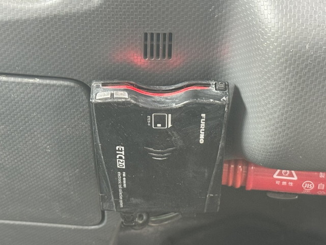 いすゞエルフ冷凍車（冷蔵車）小型（2t・3t）[写真10]