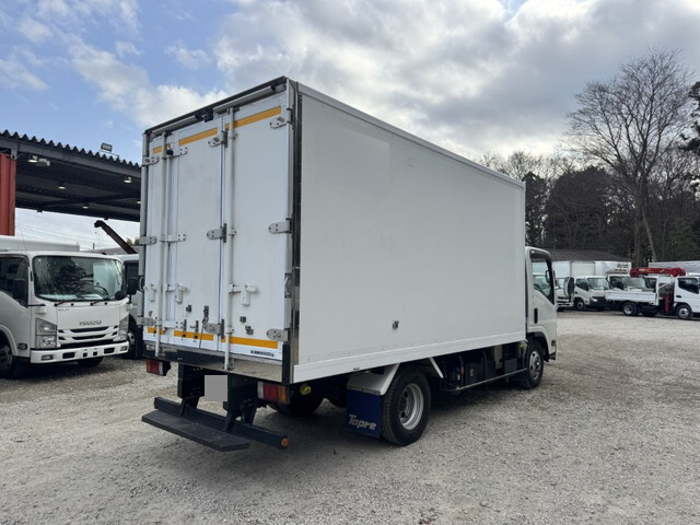 いすゞエルフ冷凍車（冷蔵車）小型（2t・3t）[写真02]