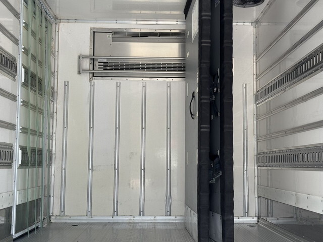 いすゞエルフ冷凍車（冷蔵車）小型（2t・3t）[写真23]