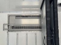 いすゞエルフ冷凍車（冷蔵車）小型（2t・3t）[写真25]