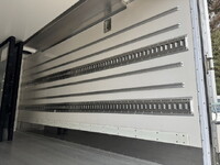 いすゞエルフ冷凍車（冷蔵車）小型（2t・3t）[写真26]