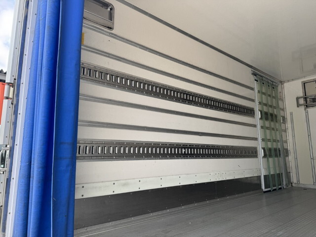 いすゞエルフ冷凍車（冷蔵車）小型（2t・3t）[写真26]