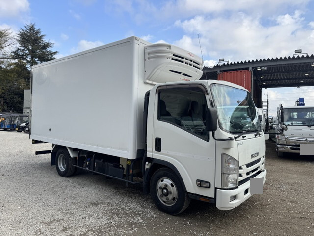 いすゞエルフ冷凍車（冷蔵車）小型（2t・3t）[写真03]