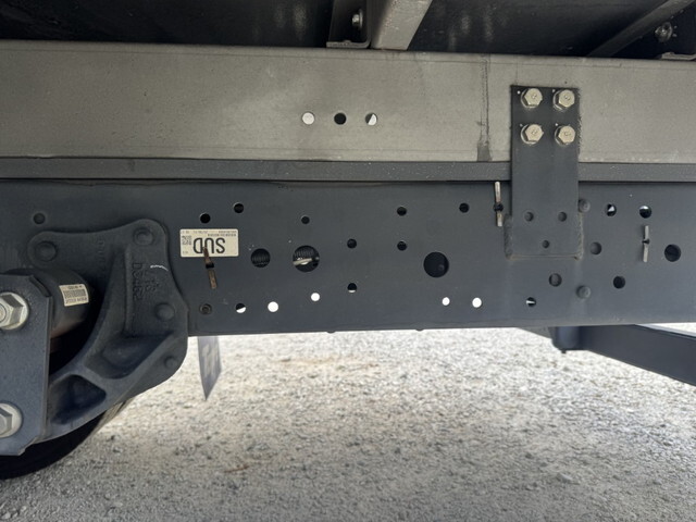 いすゞエルフ冷凍車（冷蔵車）小型（2t・3t）[写真30]