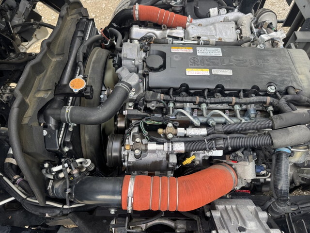 いすゞエルフ冷凍車（冷蔵車）小型（2t・3t）[写真34]