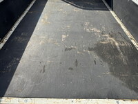 三菱ふそうキャンター平ボディ小型（2t・3t）[写真11]