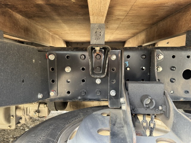 三菱ふそうキャンター平ボディ小型（2t・3t）[写真11]