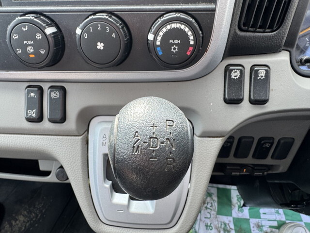 三菱ふそうキャンター平ボディ小型（2t・3t）[写真30]