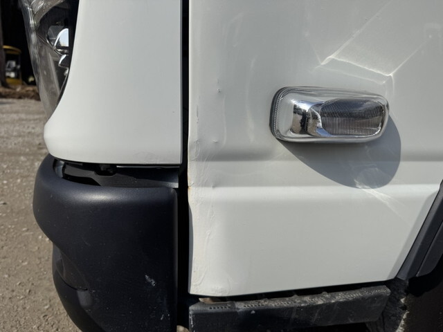 三菱ふそうキャンター平ボディ小型（2t・3t）[写真39]
