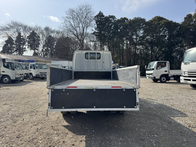 三菱ふそうキャンター平ボディ小型（2t・3t）[写真07]
