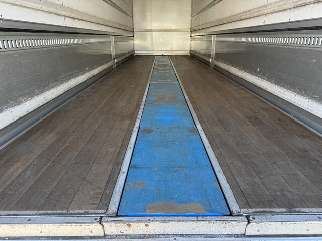 日野プロフィアアルミウイング大型（10t）[写真20]