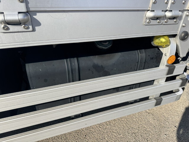 日野プロフィアアルミウイング大型（10t）[写真31]