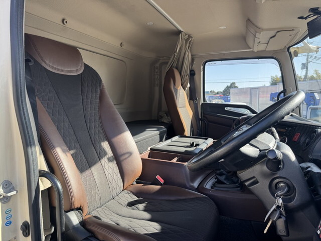 日野プロフィアアルミウイング大型（10t）[写真05]