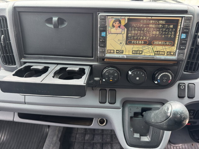 三菱ふそうキャンターアルミウイング小型（2t・3t）[写真11]