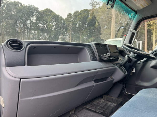 三菱ふそうキャンターアルミウイング小型（2t・3t）[写真14]