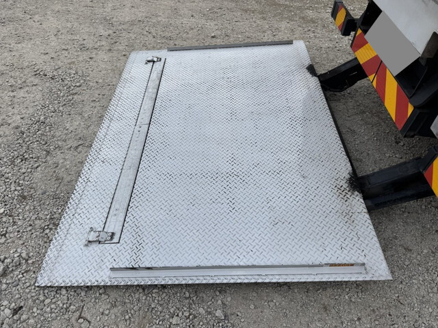 三菱ふそうキャンターアルミウイング小型（2t・3t）[写真19]