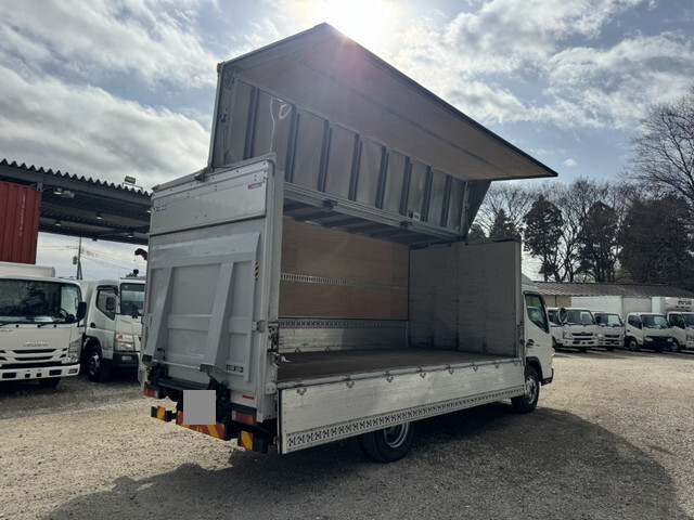 三菱ふそうキャンターアルミウイング小型（2t・3t）[写真02]