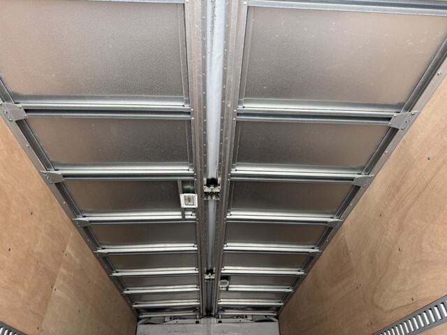 三菱ふそうキャンターアルミウイング小型（2t・3t）[写真21]