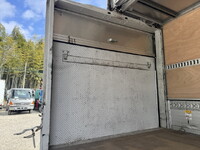 三菱ふそうキャンターアルミウイング小型（2t・3t）[写真23]