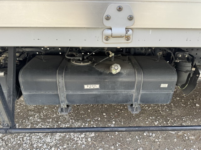 三菱ふそうキャンターアルミウイング小型（2t・3t）[写真25]