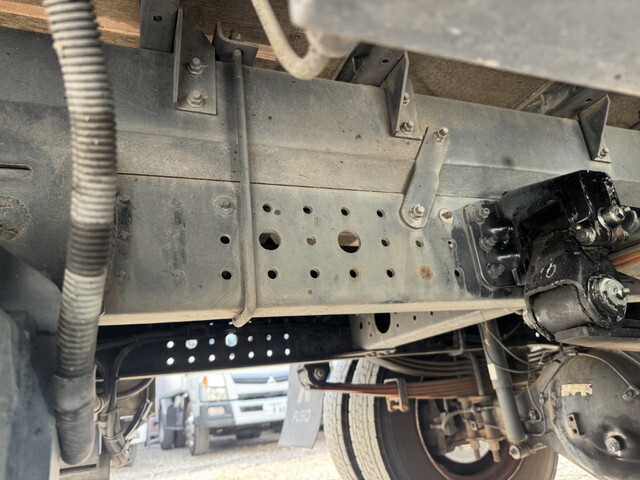 三菱ふそうキャンターアルミウイング小型（2t・3t）[写真29]