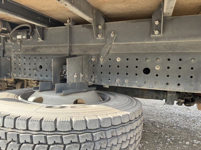 三菱ふそうキャンターアルミウイング小型（2t・3t）[写真33]