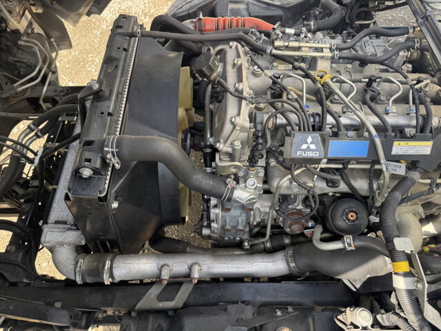 三菱ふそうキャンターアルミウイング小型（2t・3t）[写真35]