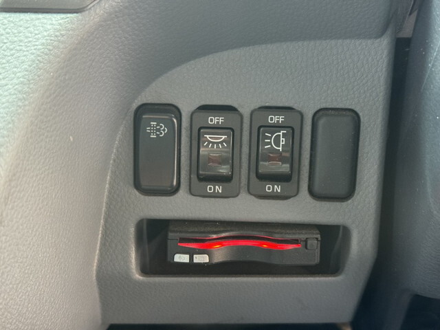 三菱ふそうキャンターアルミウイング小型（2t・3t）[写真09]