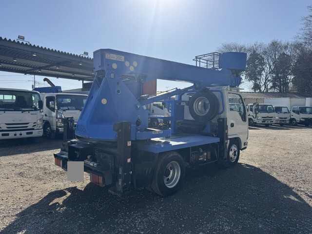 いすゞエルフ高所作業車小型（2t・3t）[写真02]