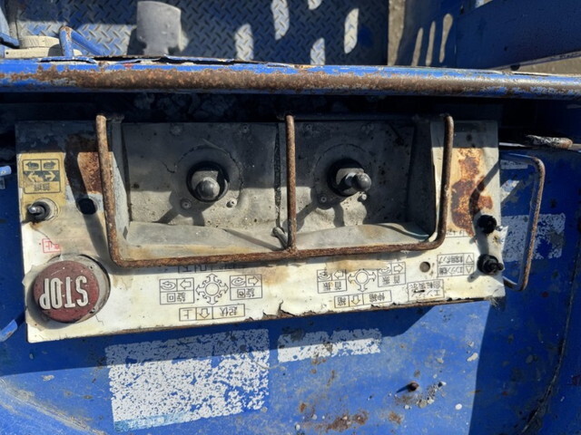 いすゞエルフ高所作業車小型（2t・3t）[写真25]