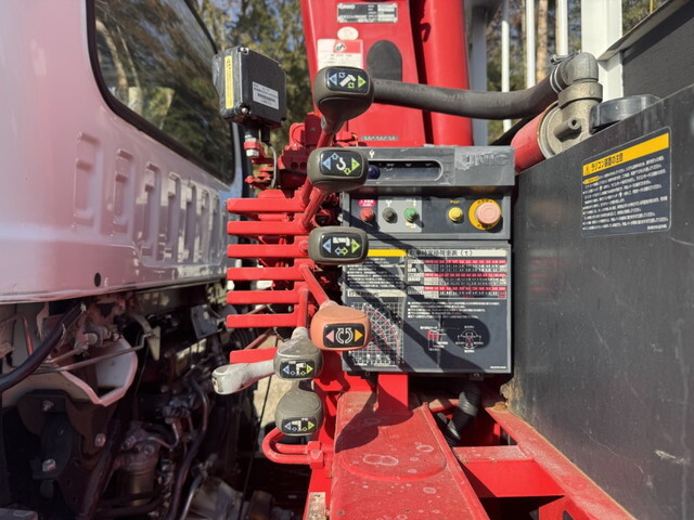 いすゞフォワードクレーン4段中型（4t）[写真13]