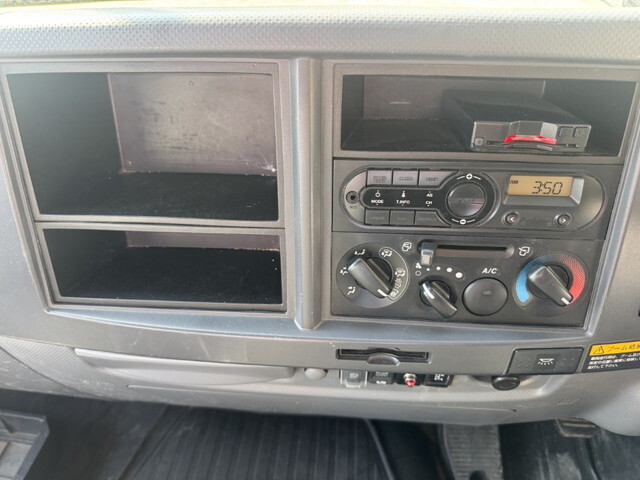 いすゞフォワードクレーン4段中型（4t）[写真09]