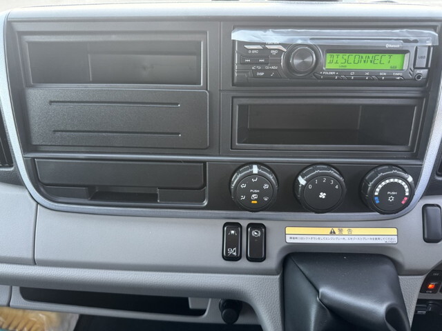 三菱ふそうキャンターアルミウイング小型（2t・3t）[写真10]