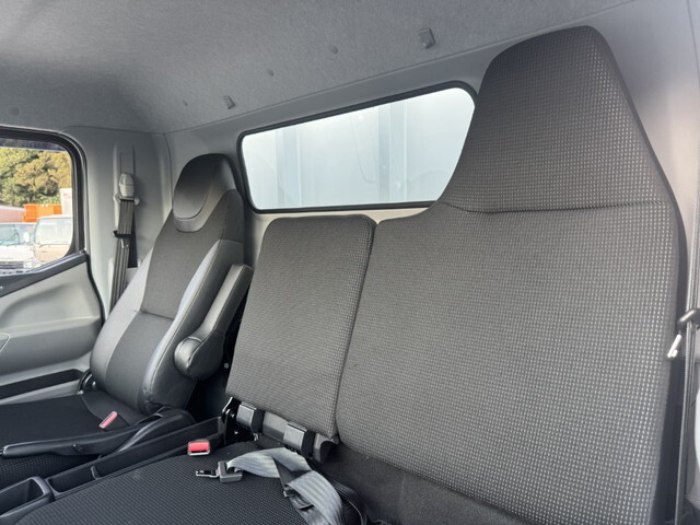 三菱ふそうキャンターアルミウイング小型（2t・3t）[写真13]