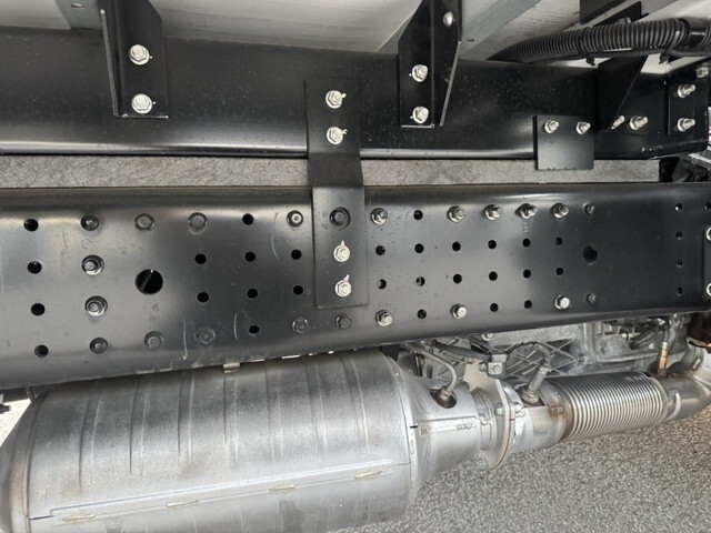 三菱ふそうキャンターアルミウイング小型（2t・3t）[写真23]