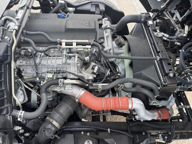 三菱ふそうキャンターアルミウイング小型（2t・3t）[写真32]