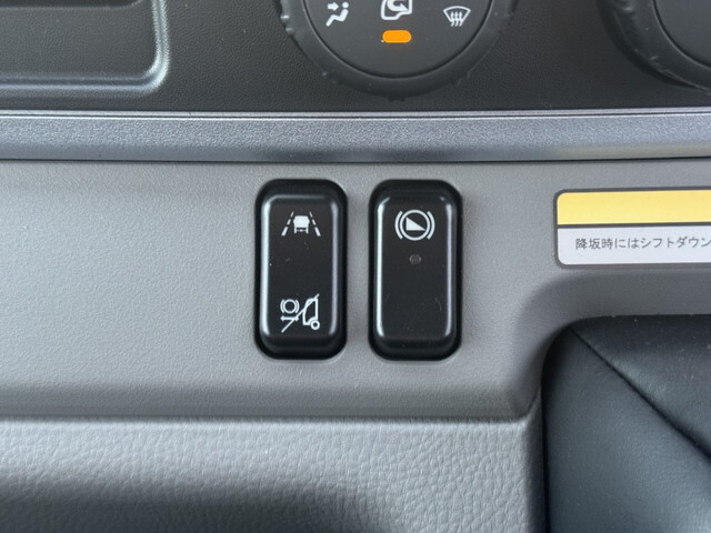 三菱ふそうキャンターアルミウイング小型（2t・3t）[写真09]