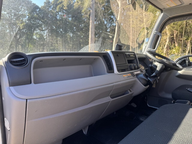 三菱ふそうキャンタークレーン4段小型（2t・3t）[写真12]